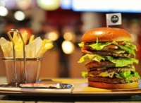 四大快餐品牌PK：一款汉堡N种定价，背后都是什么心机？